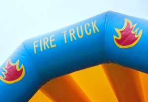 brandweer-springkussen-dak-tekst-fire-truck